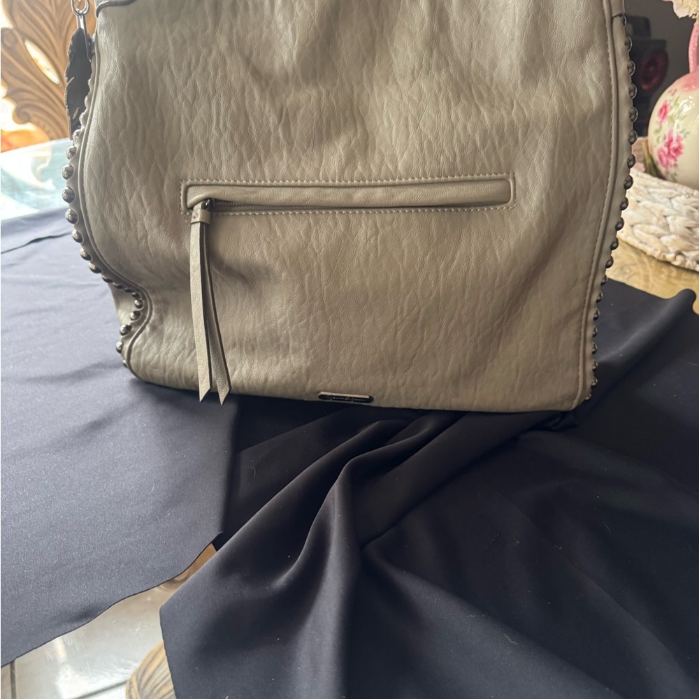 Jessica Simpson Gray Shoulder Bag with Textured Leather Finish